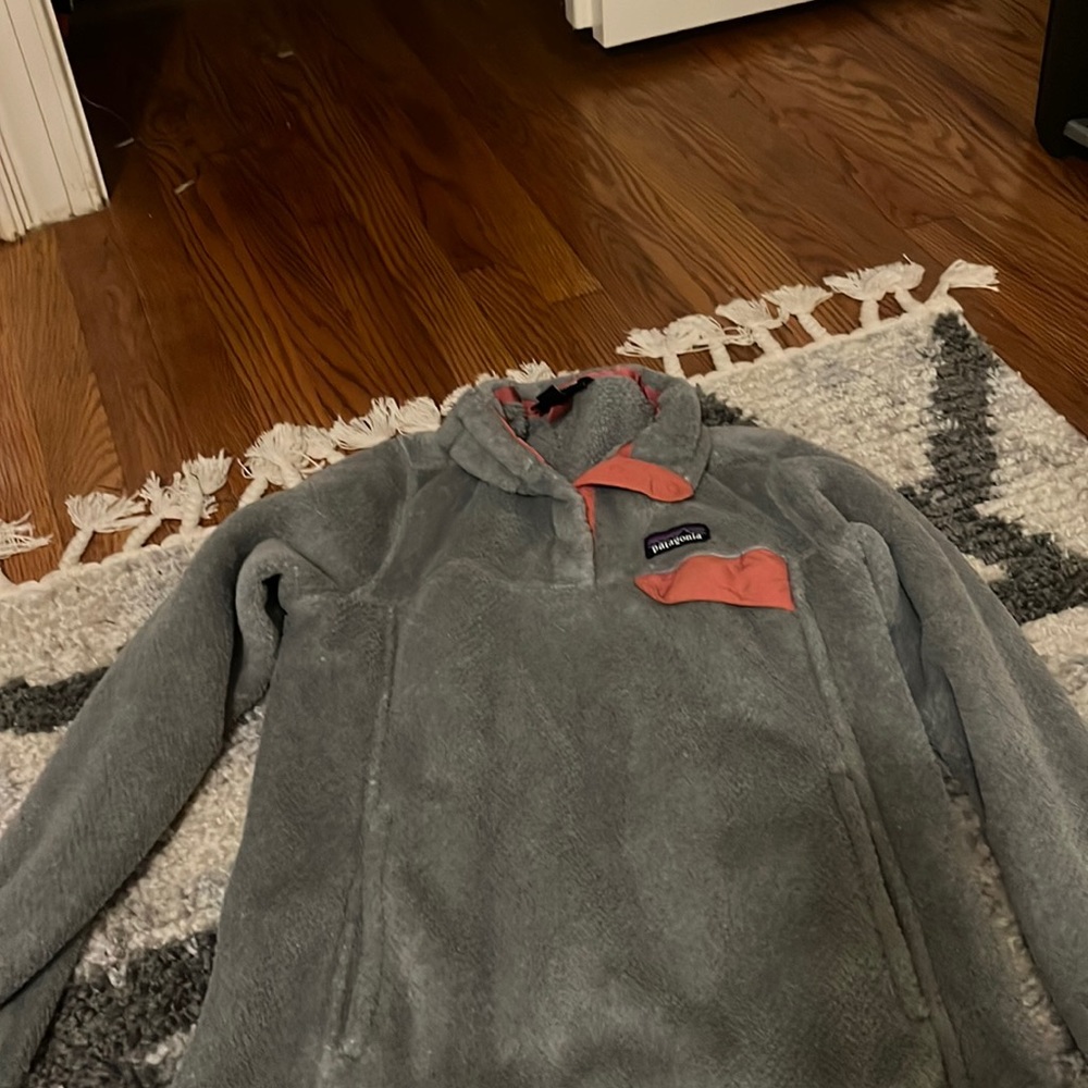 Pink and gray Patagonia pull over